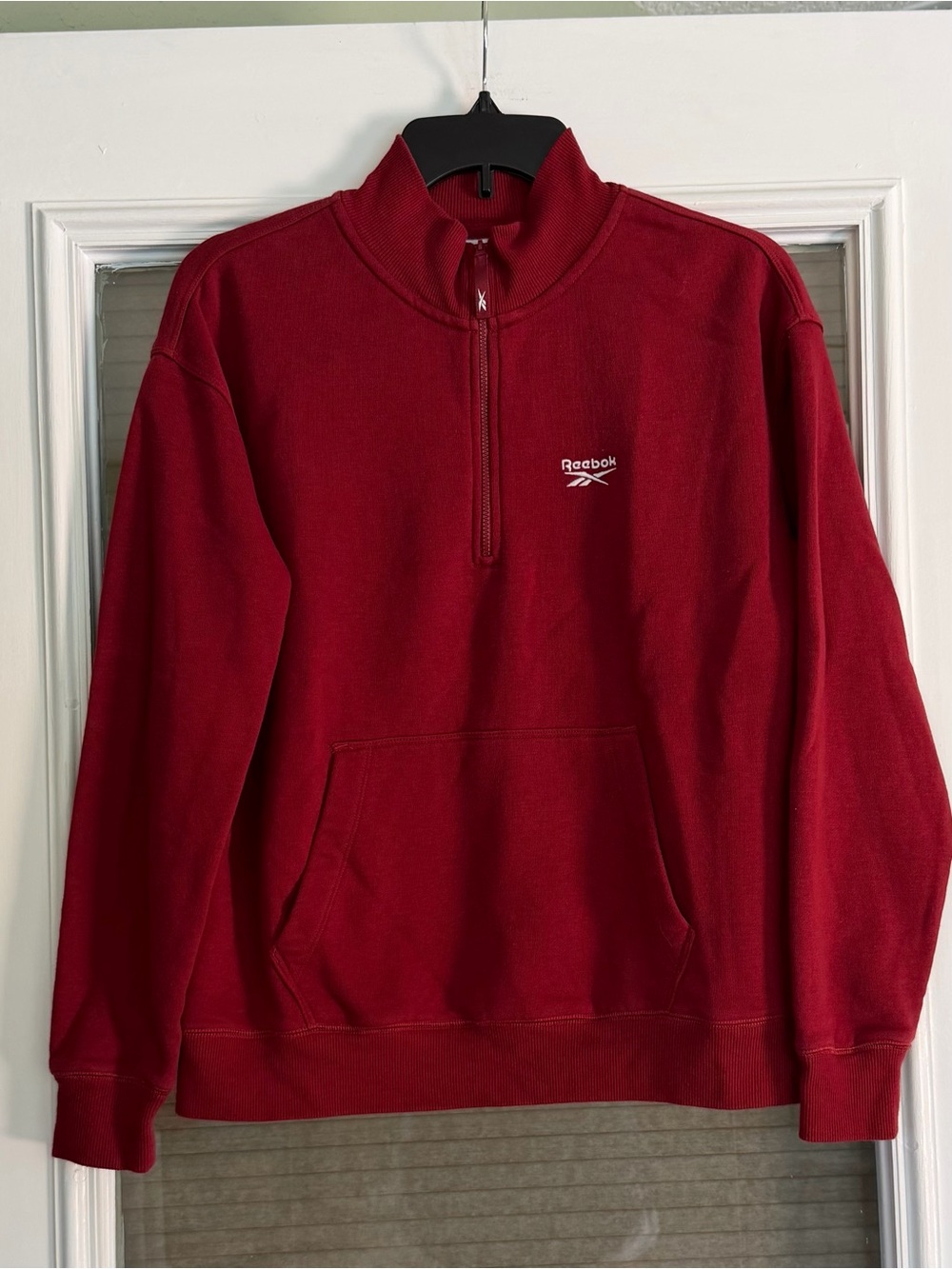 Women’s Reebok 1/4 Zip Sweatshirt (medium)